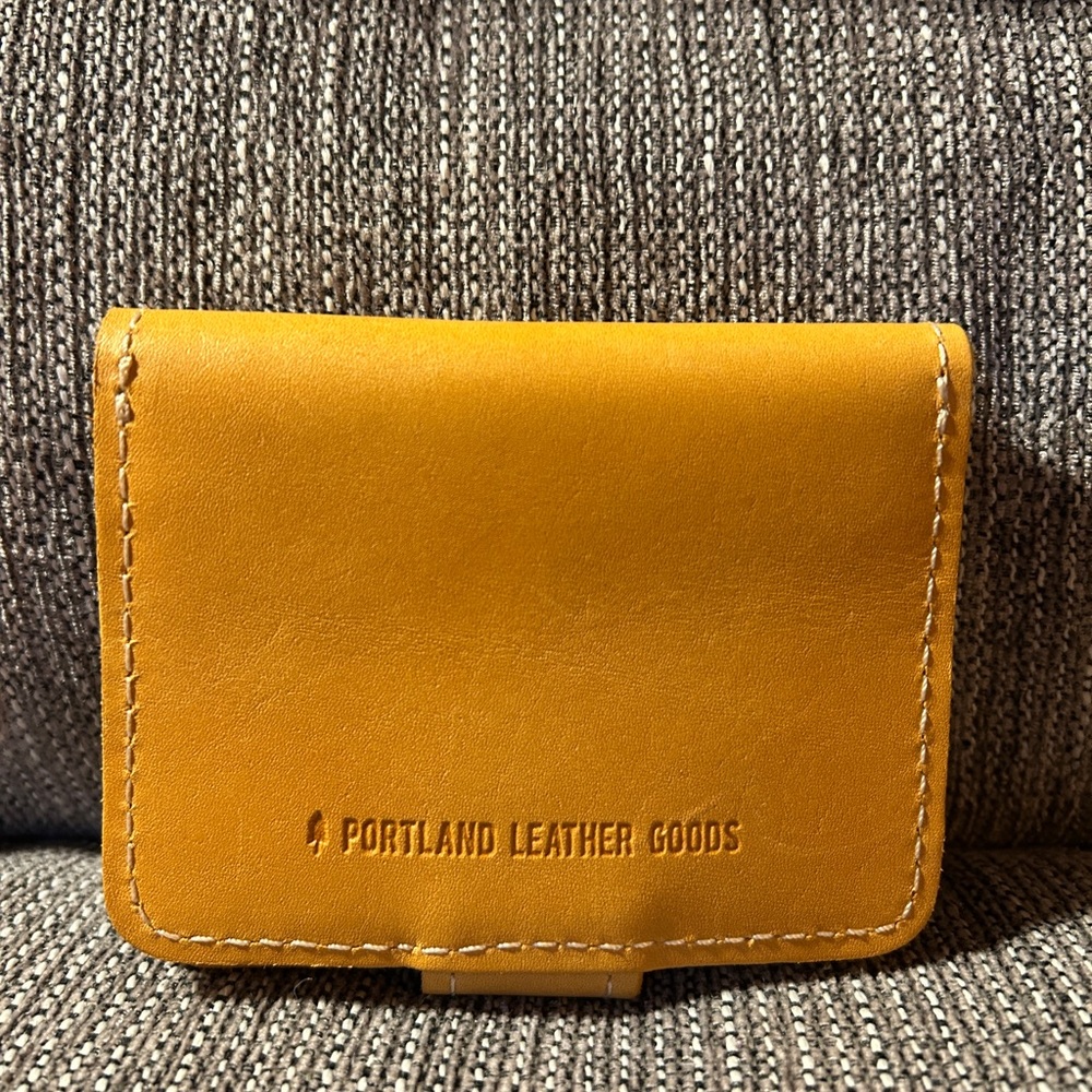 Portland Leather Mustard Yellow Leather Card Wallet - Picture 2 of 3